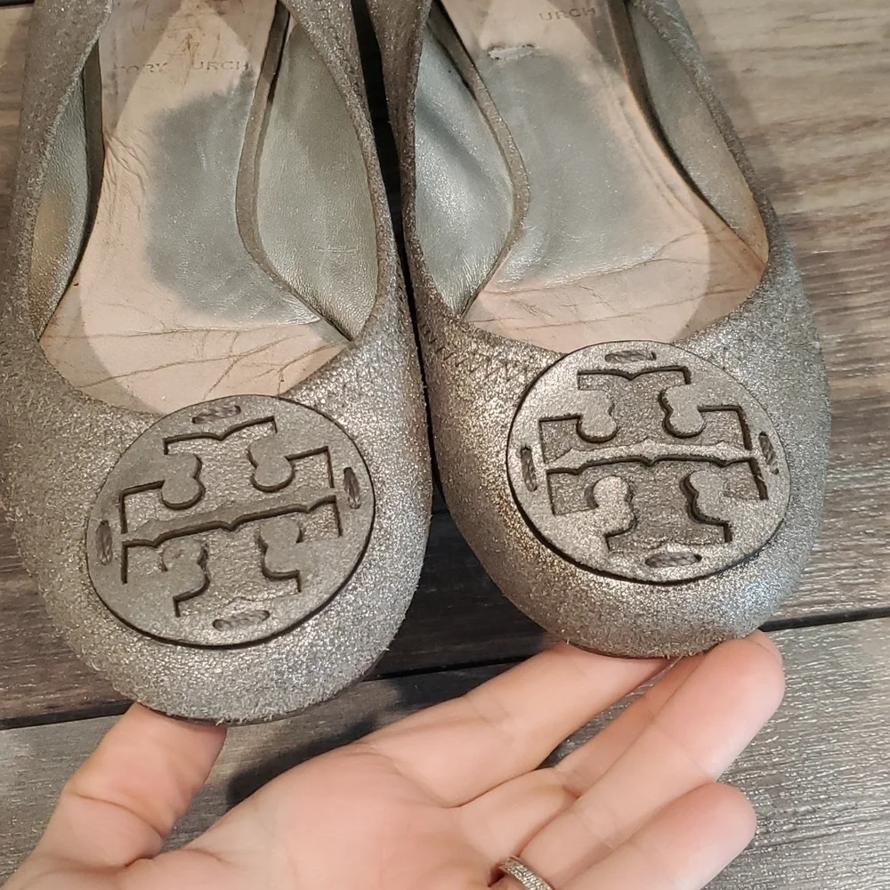 Tory Burch logo Reva Loafer ballet shoes sz 6M Metallic glitter leather